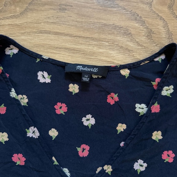 Madewell 100% Silk Floral Blouse Women’s 12 Navy V-Neck Ruched Short Sleeve - Picture 3 of 8